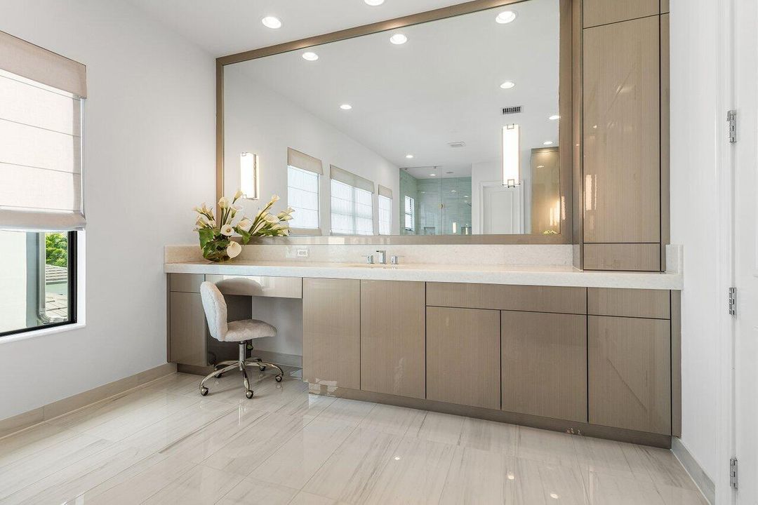 For Sale: $4,799,000 (6 beds, 7 baths, 6180 Square Feet)