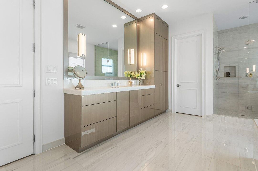 For Sale: $4,799,000 (6 beds, 7 baths, 6180 Square Feet)