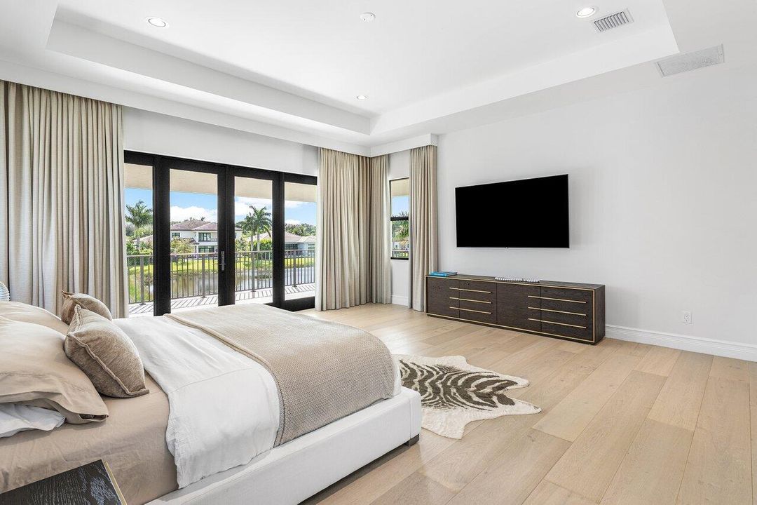 For Sale: $4,799,000 (6 beds, 7 baths, 6180 Square Feet)