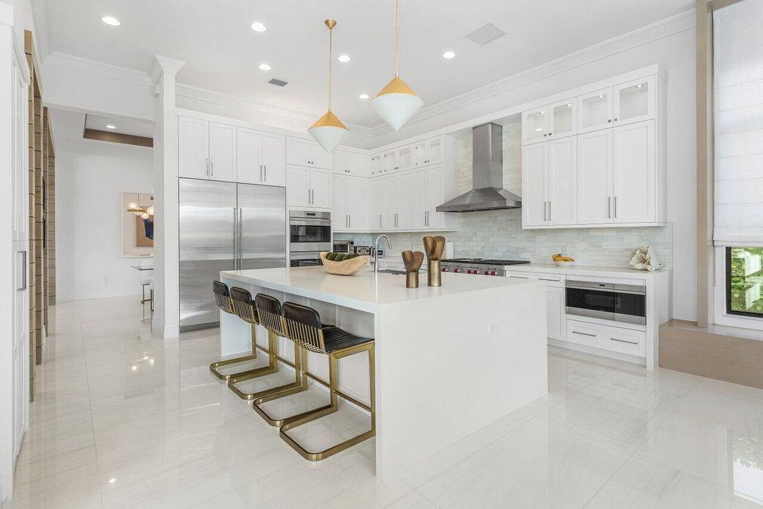 For Sale: $4,799,000 (6 beds, 7 baths, 6180 Square Feet)