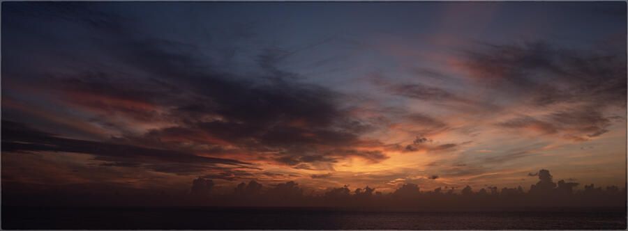 Под контрактом: $1,150,000 (2 спален, 2 ванн, 1435 Квадратных фут)