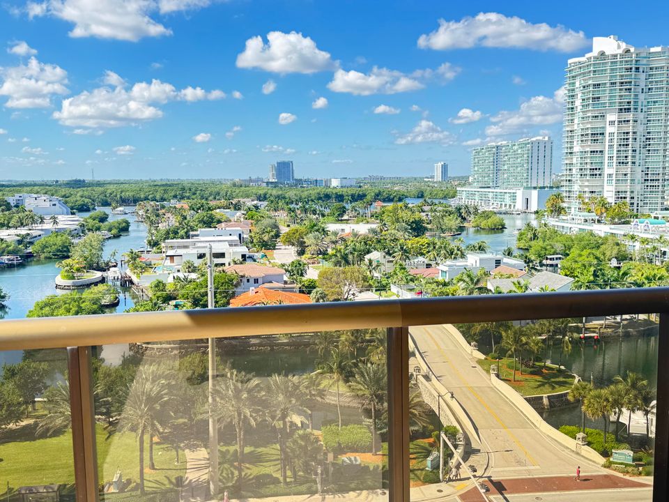 For Rent: $5,700 (2 beds, 2 baths, 1342 Square Feet)