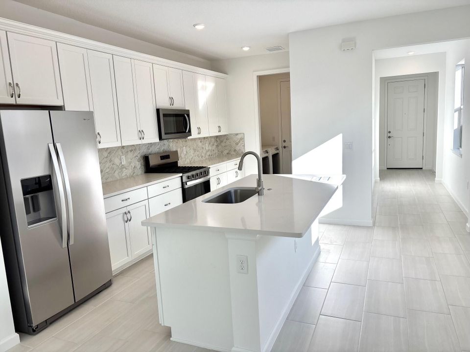 Activo con contrato: $499,350 (2 camas, 2 baños, 1655 Pies cuadrados)