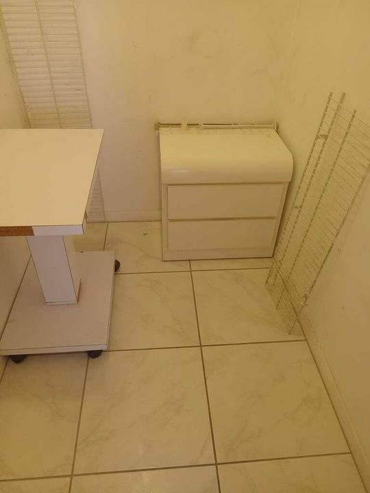 For Sale: $175,000 (2 beds, 2 baths, 924 Square Feet)