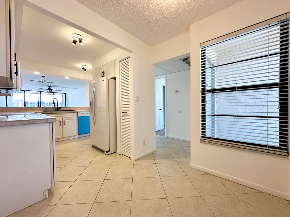 For Sale: $344,000 (2 beds, 2 baths, 1130 Square Feet)
