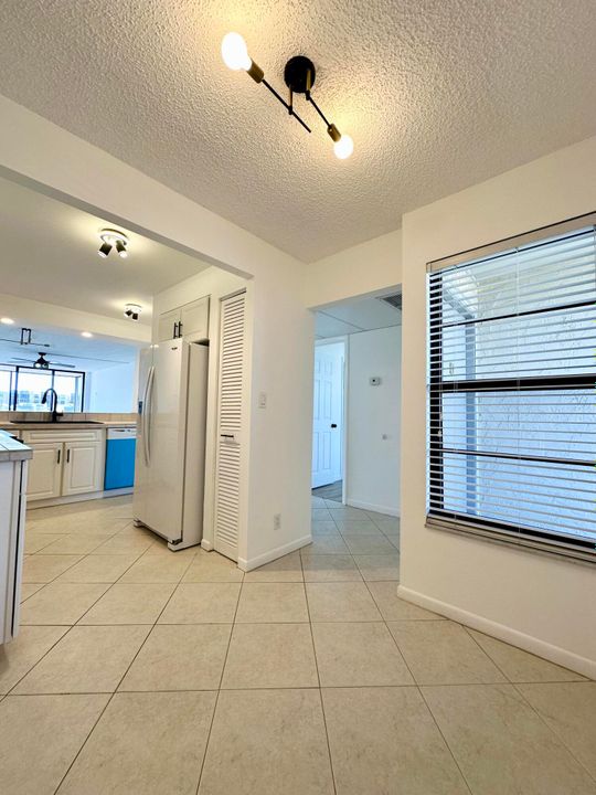 For Sale: $344,000 (2 beds, 2 baths, 1130 Square Feet)