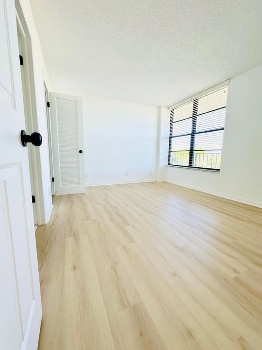 For Sale: $344,000 (2 beds, 2 baths, 1130 Square Feet)