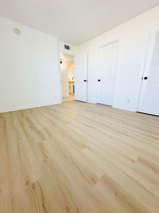 For Sale: $344,000 (2 beds, 2 baths, 1130 Square Feet)