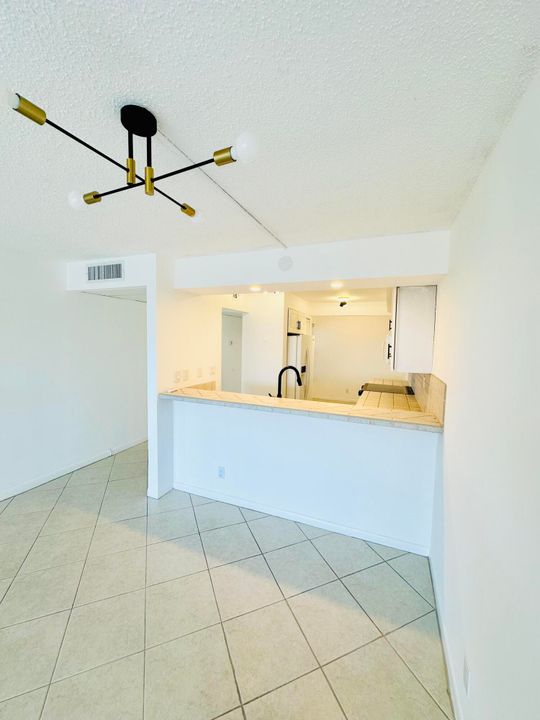 For Sale: $344,000 (2 beds, 2 baths, 1130 Square Feet)
