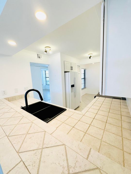 For Sale: $344,000 (2 beds, 2 baths, 1130 Square Feet)