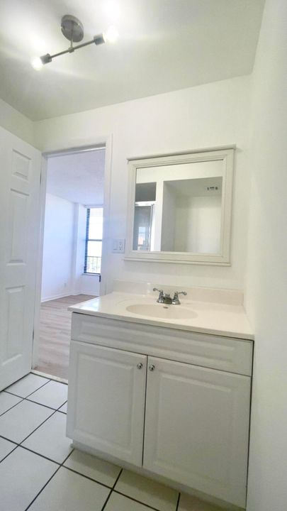 For Sale: $344,000 (2 beds, 2 baths, 1130 Square Feet)