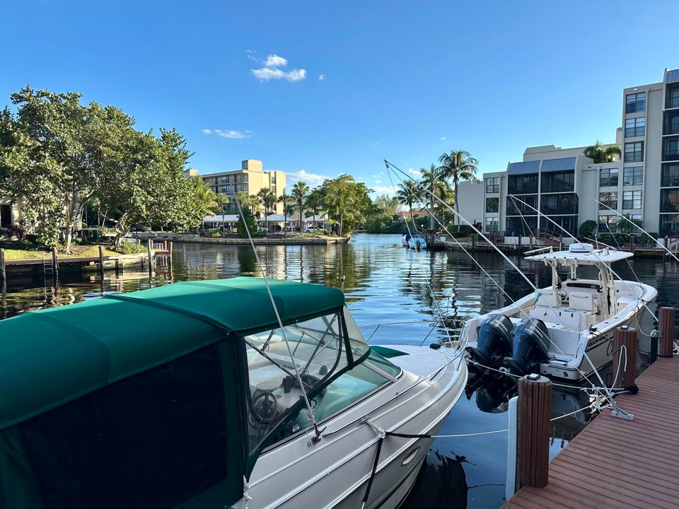 For Sale: $344,000 (2 beds, 2 baths, 1130 Square Feet)