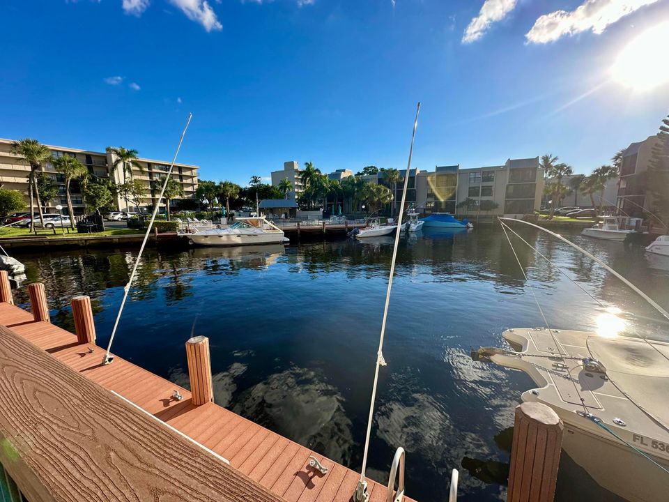 For Sale: $344,000 (2 beds, 2 baths, 1130 Square Feet)