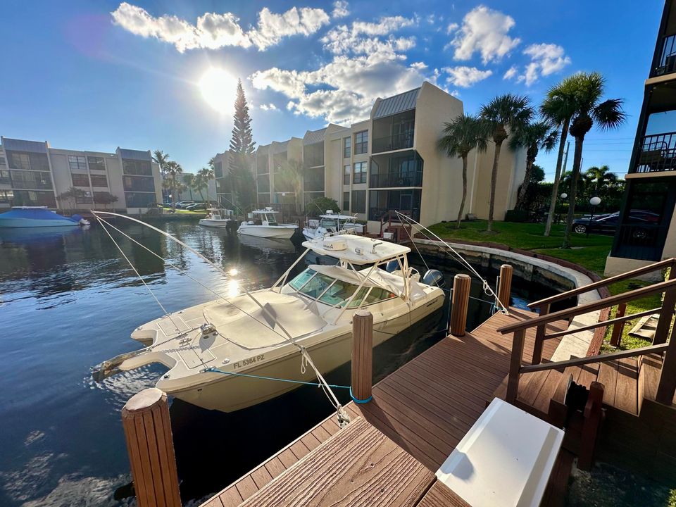 For Sale: $344,000 (2 beds, 2 baths, 1130 Square Feet)