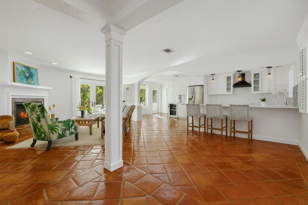 For Sale: $1,550,000 (3 beds, 2 baths, 1968 Square Feet)