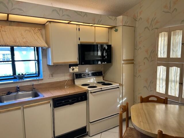 待售: $275,000 (2 贝兹, 2 浴室, 1148 平方英尺)