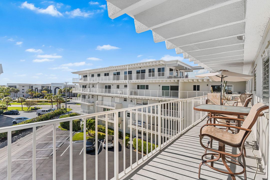 For Rent: $2,005 (1 beds, 1 baths, 775 Square Feet)