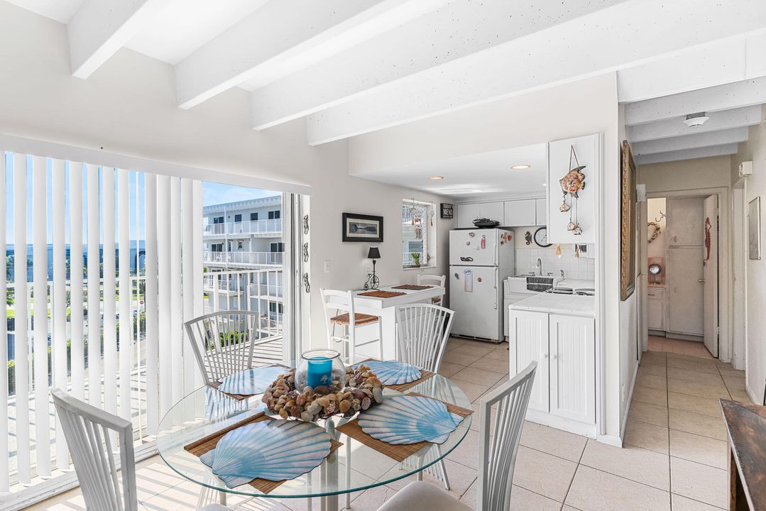 For Rent: $2,005 (1 beds, 1 baths, 775 Square Feet)