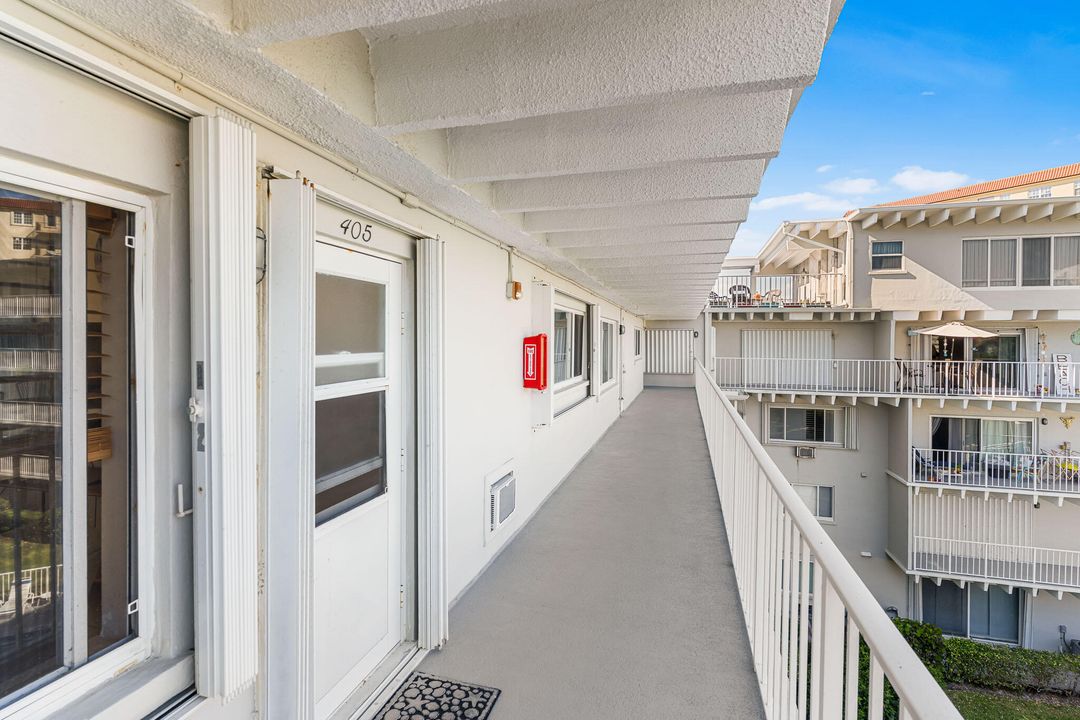 For Rent: $2,005 (1 beds, 1 baths, 775 Square Feet)