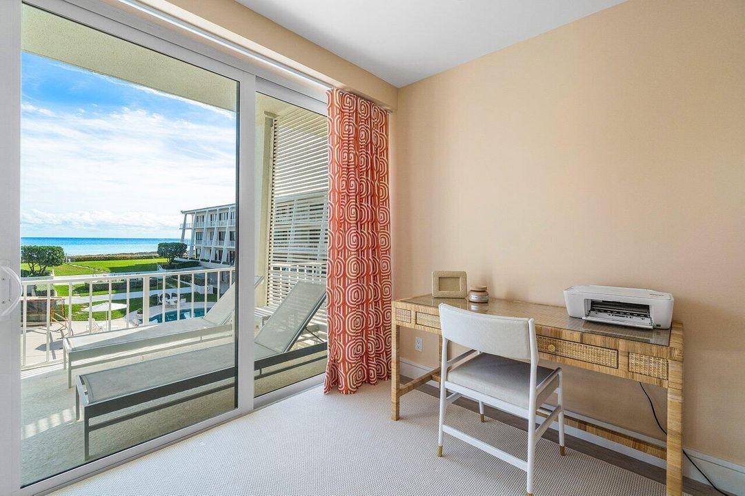 For Sale: $2,599,000 (3 beds, 2 baths, 1853 Square Feet)