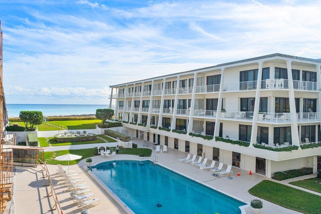 For Sale: $2,599,000 (3 beds, 2 baths, 1853 Square Feet)