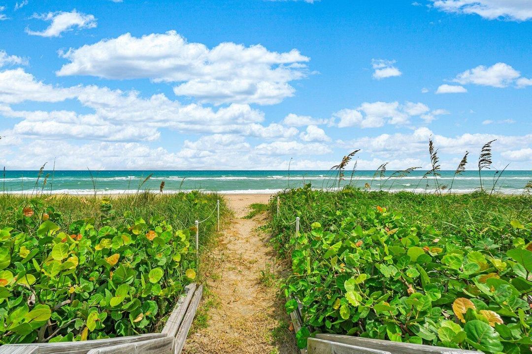 For Sale: $2,599,000 (3 beds, 2 baths, 1853 Square Feet)