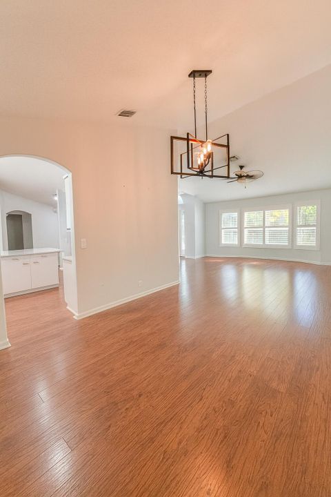 En Venta: $1,149,000 (4 camas, 3 baños, 2826 Pies cuadrados)