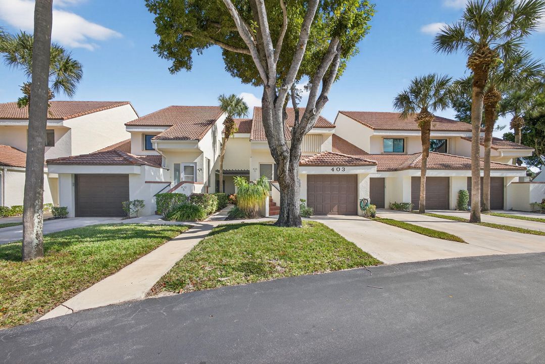 For Sale: $559,000 (2 beds, 2 baths, 1390 Square Feet)