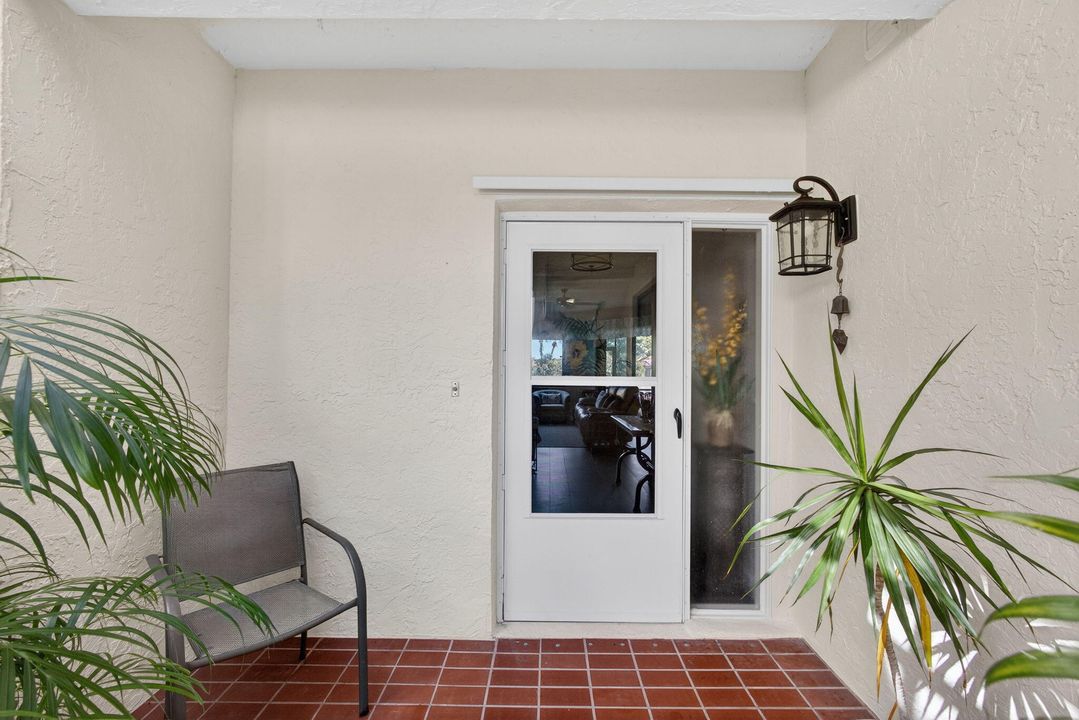 For Sale: $559,000 (2 beds, 2 baths, 1390 Square Feet)