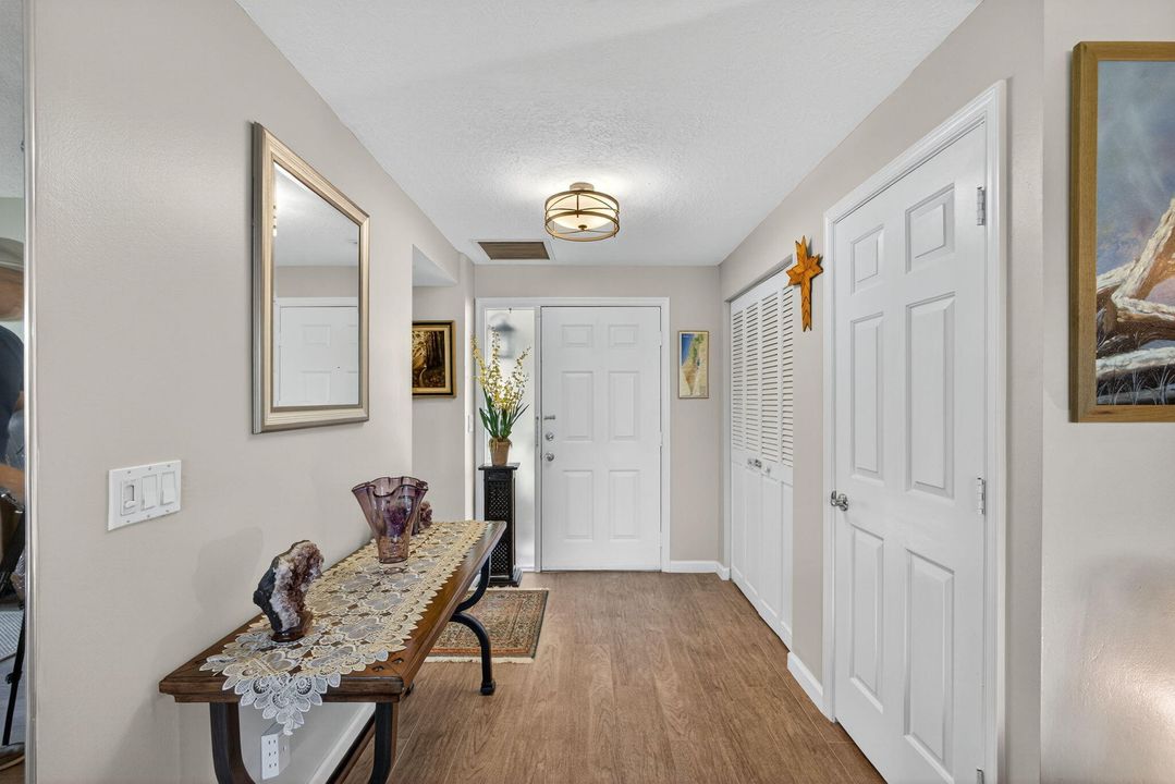 For Sale: $559,000 (2 beds, 2 baths, 1390 Square Feet)