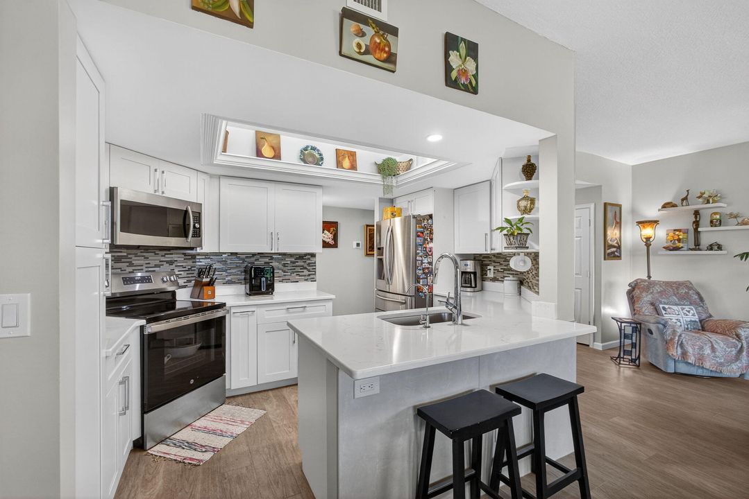 For Sale: $559,000 (2 beds, 2 baths, 1390 Square Feet)