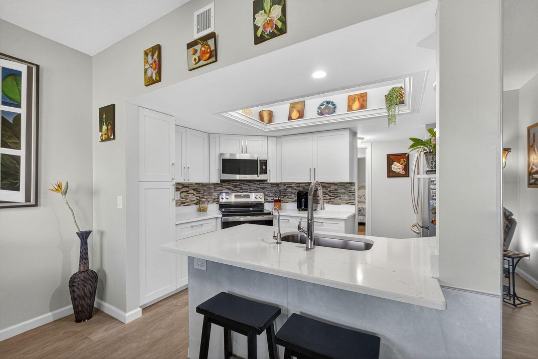 For Sale: $559,000 (2 beds, 2 baths, 1390 Square Feet)