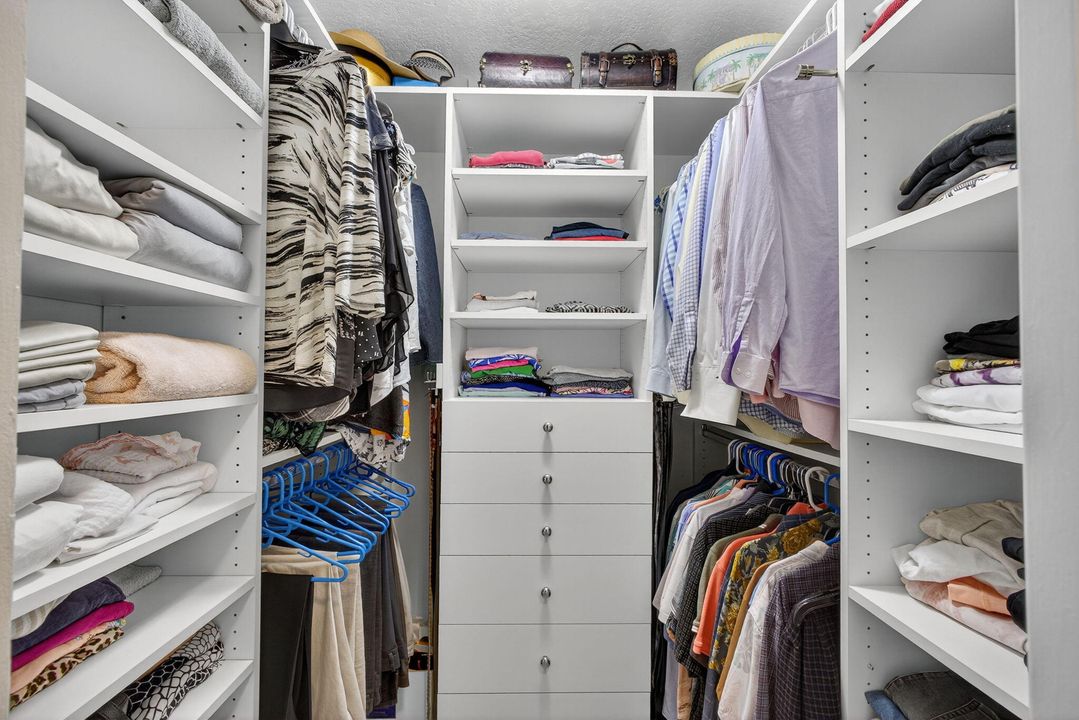 For Sale: $559,000 (2 beds, 2 baths, 1390 Square Feet)