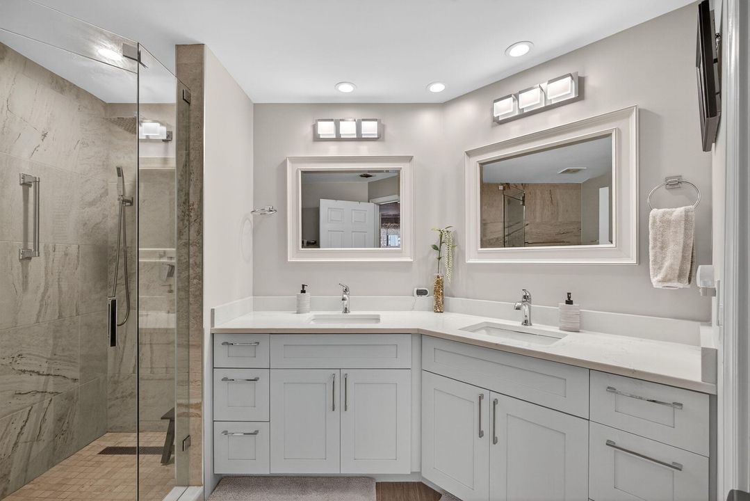 For Sale: $559,000 (2 beds, 2 baths, 1390 Square Feet)