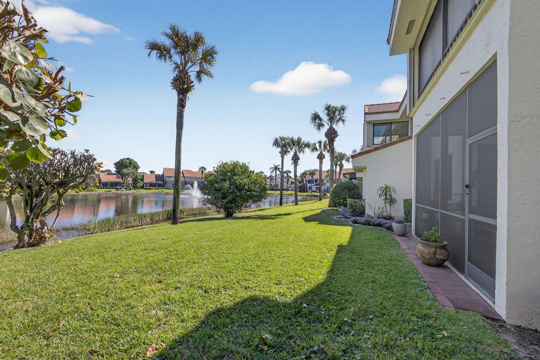 For Sale: $559,000 (2 beds, 2 baths, 1390 Square Feet)