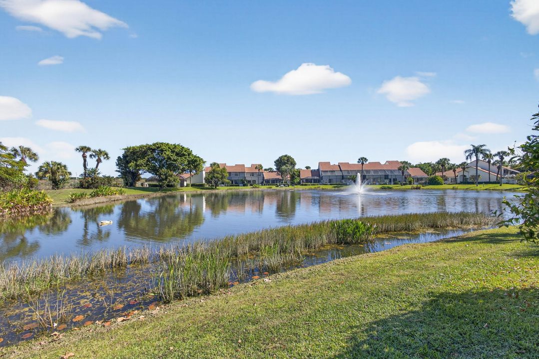 For Sale: $559,000 (2 beds, 2 baths, 1390 Square Feet)