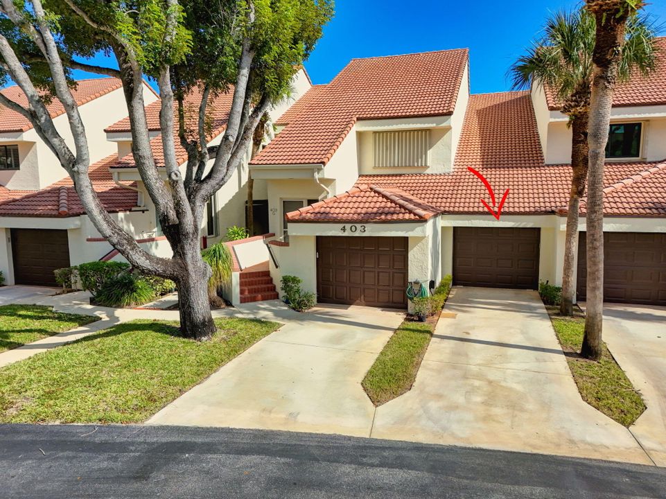 For Sale: $559,000 (2 beds, 2 baths, 1390 Square Feet)