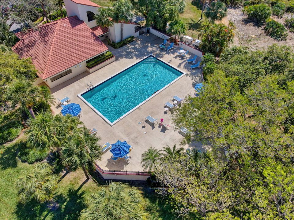 For Sale: $559,000 (2 beds, 2 baths, 1390 Square Feet)