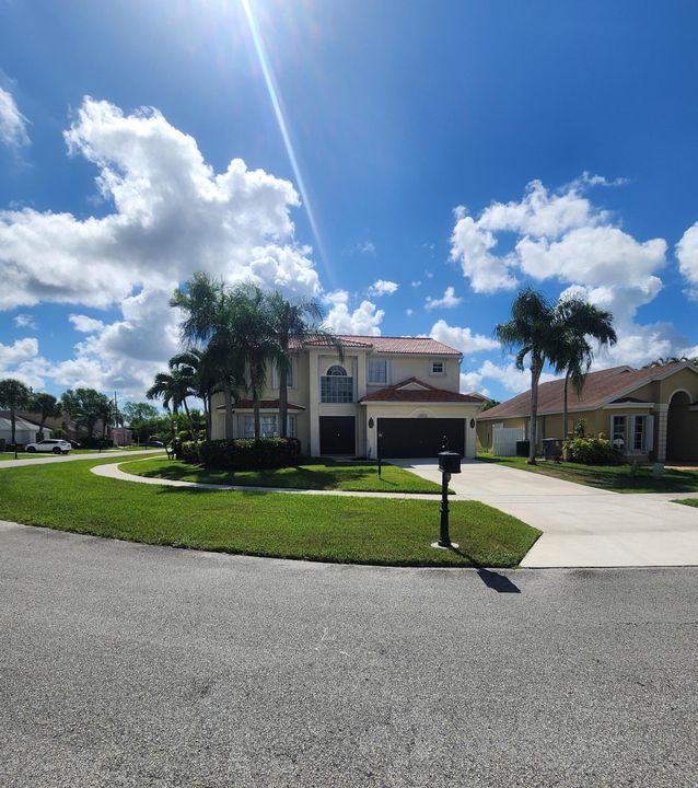 For Rent: $4,500 (4 beds, 2 baths, 2197 Square Feet)