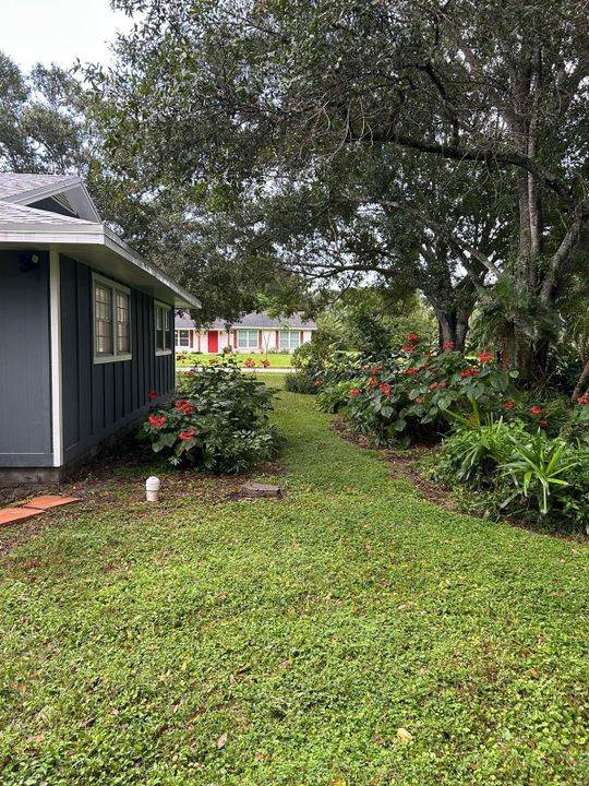 For Rent: $1,850 (2 beds, 1 baths, 800 Square Feet)