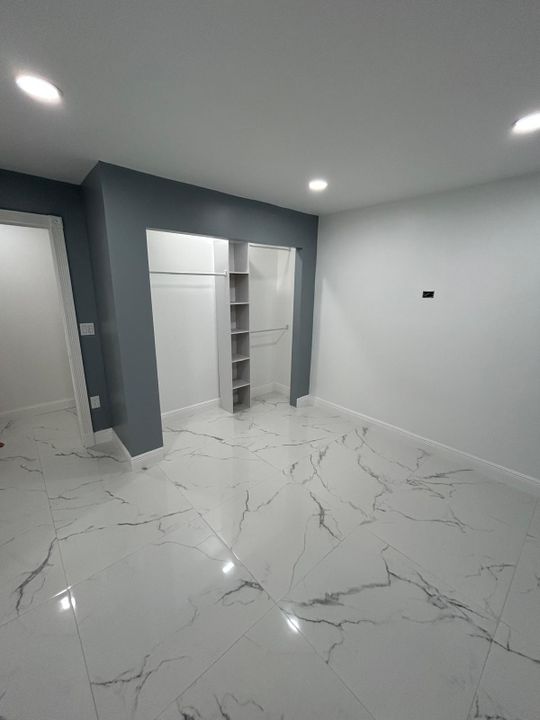 For Rent: $1,850 (2 beds, 1 baths, 800 Square Feet)