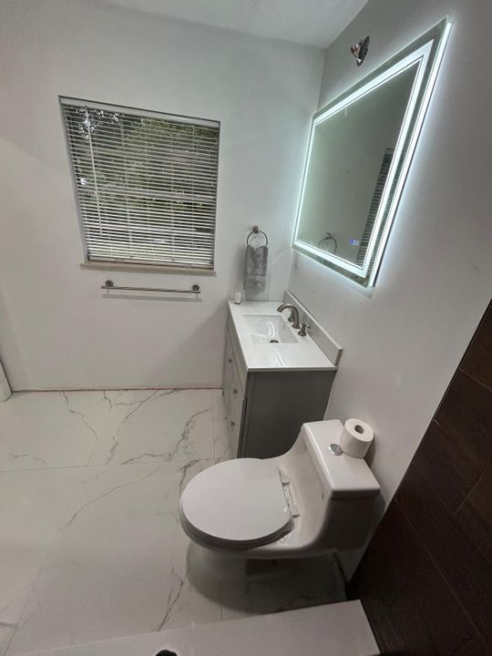 For Rent: $1,850 (2 beds, 1 baths, 800 Square Feet)