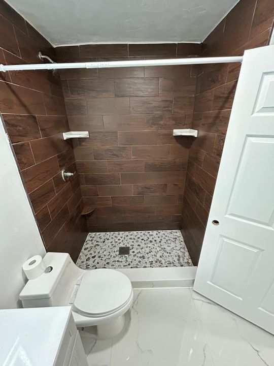 For Rent: $1,850 (2 beds, 1 baths, 800 Square Feet)