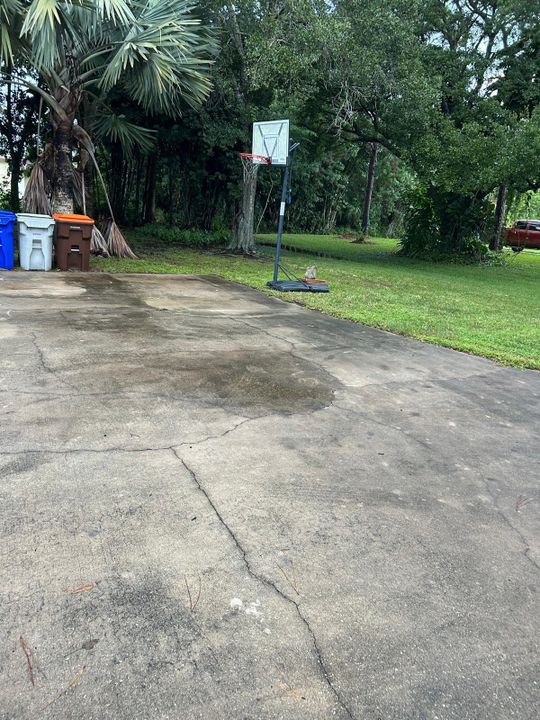 For Rent: $1,850 (2 beds, 1 baths, 800 Square Feet)