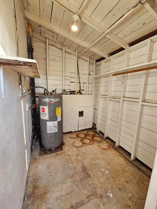 待售: $270,000 (2 贝兹, 1 浴室, 800 平方英尺)