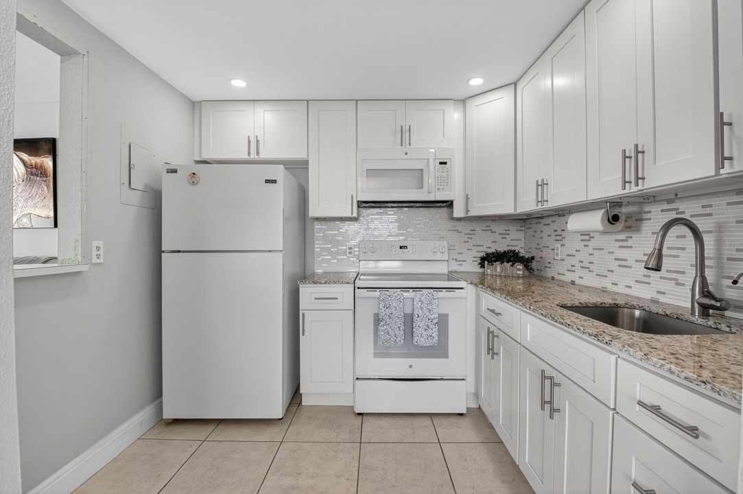 待售: $95,000 (1 贝兹, 1 浴室, 720 平方英尺)