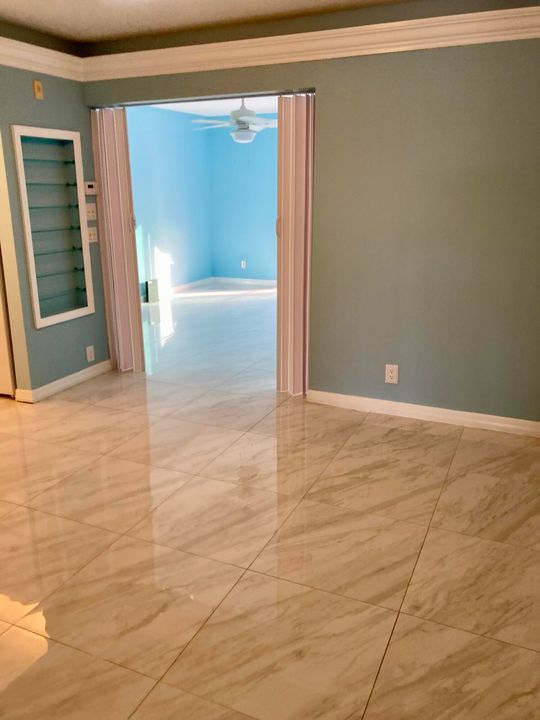 For Rent: $2,000 (2 beds, 2 baths, 875 Square Feet)