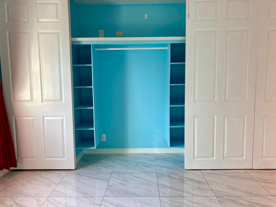 For Rent: $2,000 (2 beds, 2 baths, 875 Square Feet)