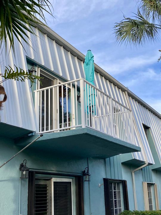 For Rent: $2,000 (2 beds, 2 baths, 875 Square Feet)