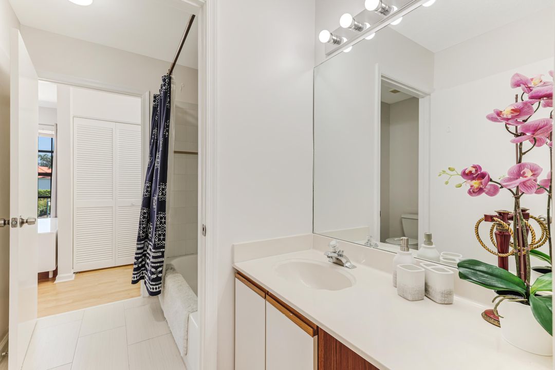 For Sale: $449,000 (3 beds, 2 baths, 2026 Square Feet)